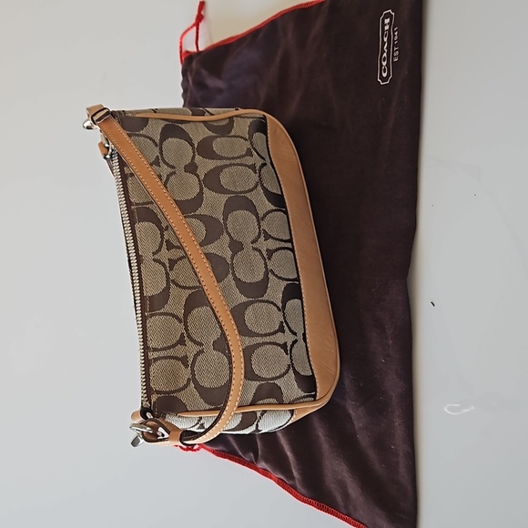 Coach Handbags - Coach |Vintage Tan Leather Demi Shoulder Bag